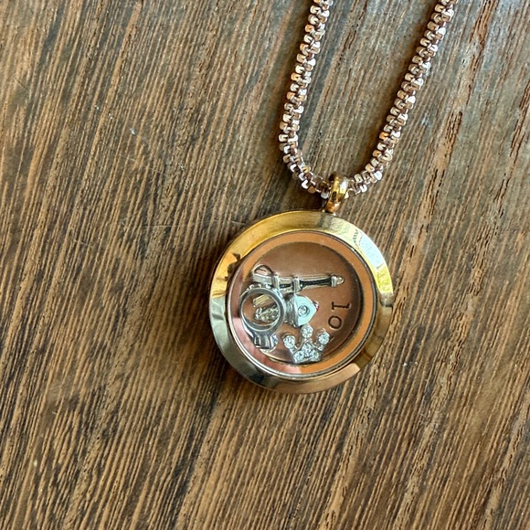 Origami Owl rose gold necklace - Picture 2 of 5
